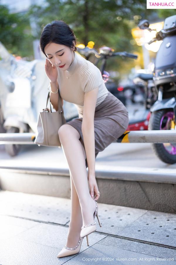 王馨瑶  [XiuRen]高清写真图 2024.06.21 No.8741 王馨瑶yanni 丝袜美腿第12张图片